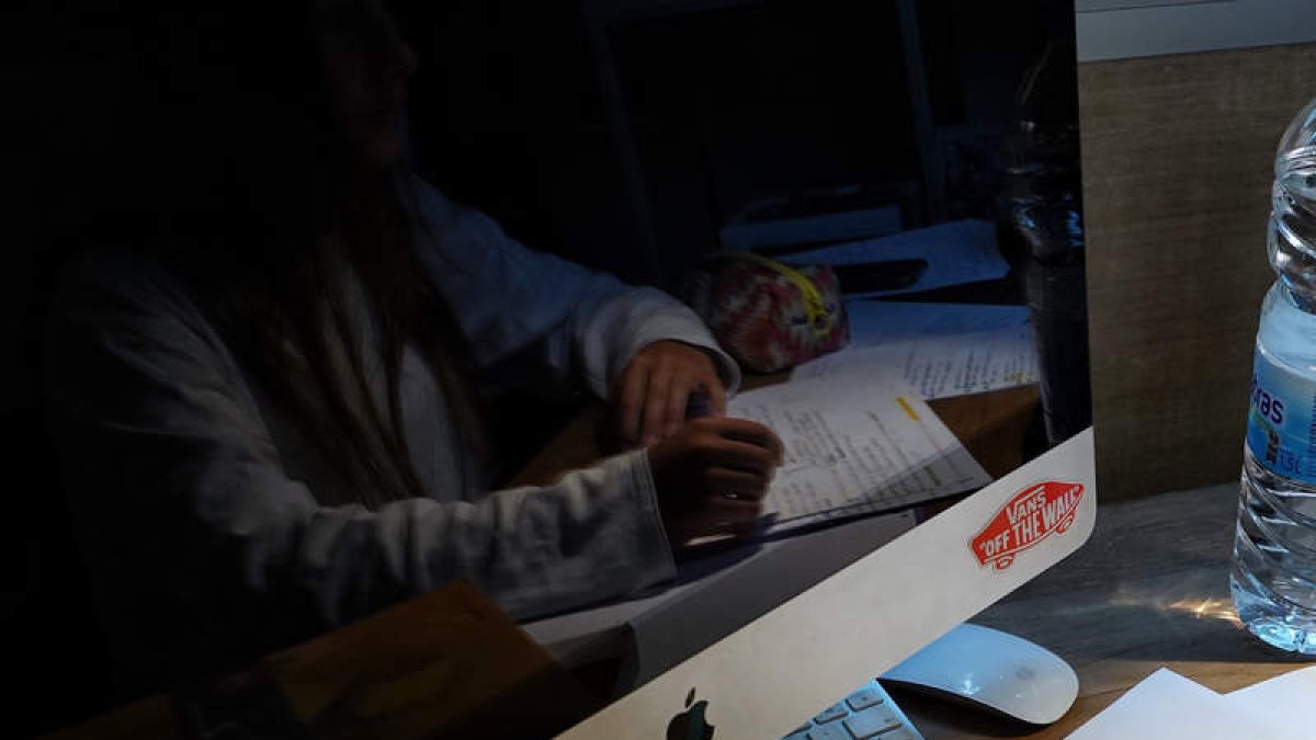 Un alumno de FP preparando un examen. NACHO GALLEGO