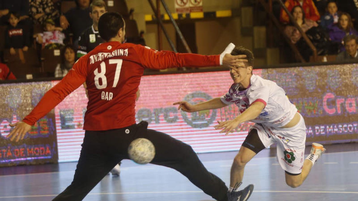 El Ademar se medirá al Anaitasuna este miércoles en busca de la final a ocho de Copa. FERNANDO OTERO