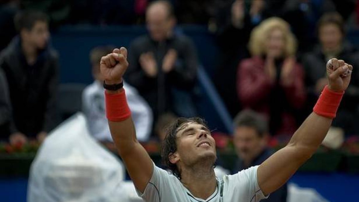 Nadal celebra la victoria tras un partido.