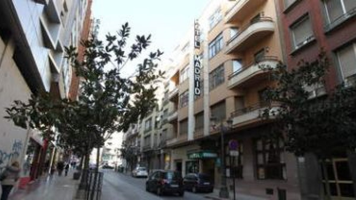 Los arquitectos abogan por preservar, a través de la catalogación, edificios, como el del hotel, que