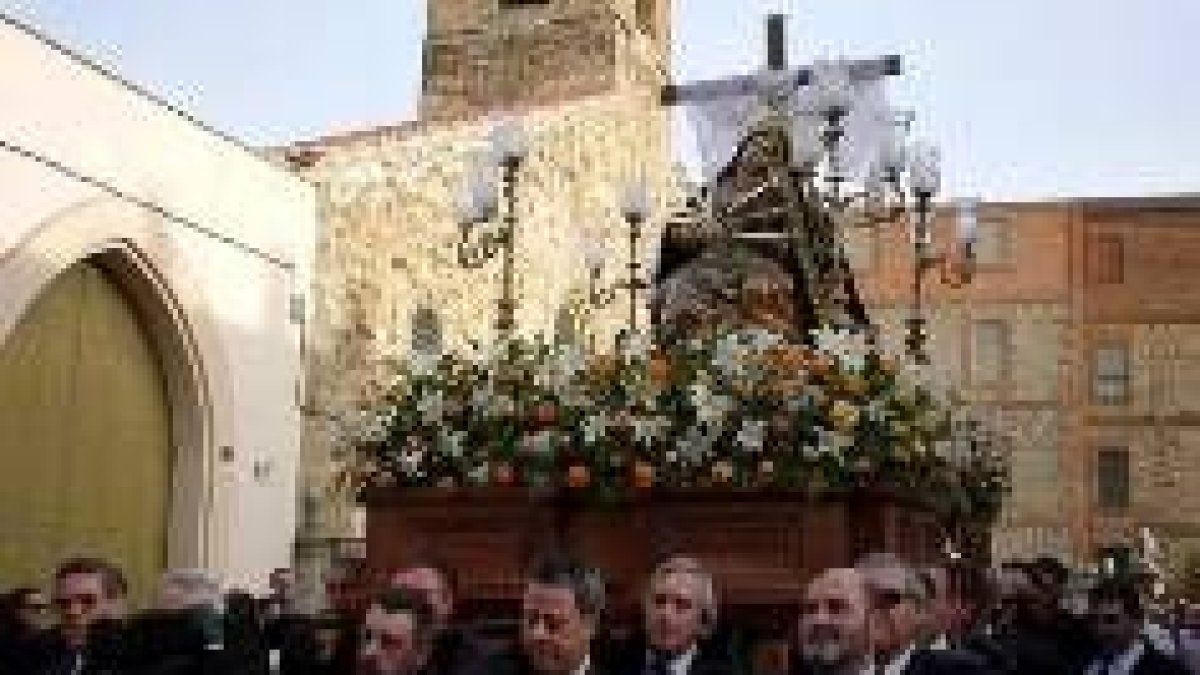 La Virgen de los Dolores durante la procesión en su honor el Domingo de Ramos