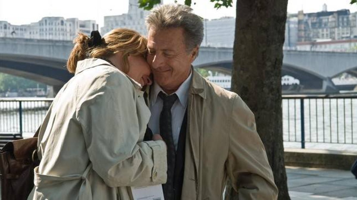 Emma Thompson y Dustin Hoffman, en una escena de la película 'Nunca es tarde para enamorarse'.