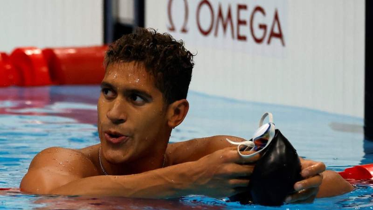 Hugo González acabó sexto en la final de 100 metros espalda. BIZARRA