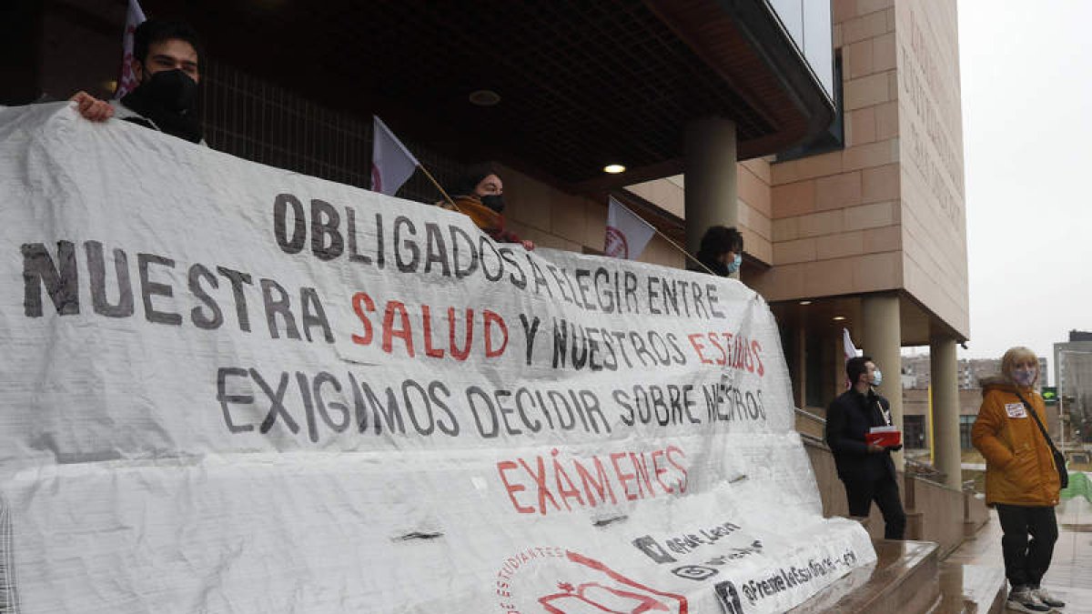 La protesta en el Campus de Vegazana. JESÚS F. SALVADORES