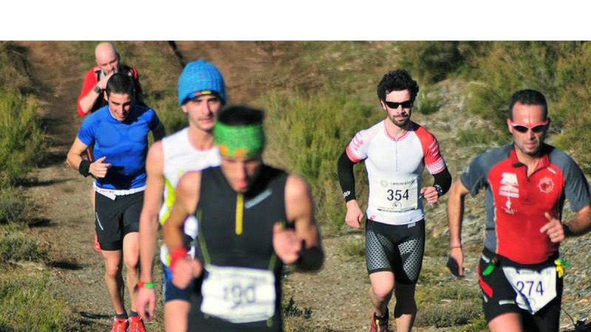 Corredores en la Alto Sil durante la edición del año pasado en los montes de Páramo.
