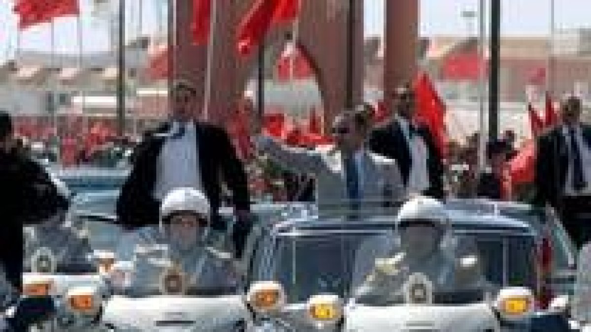 Mohamed VI, a su llegada a El Aaiún donde estará hasta el miércoles