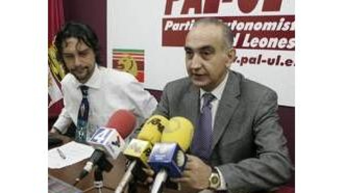 Óscar Chamorro y De Francisco, durante la presentación del himno