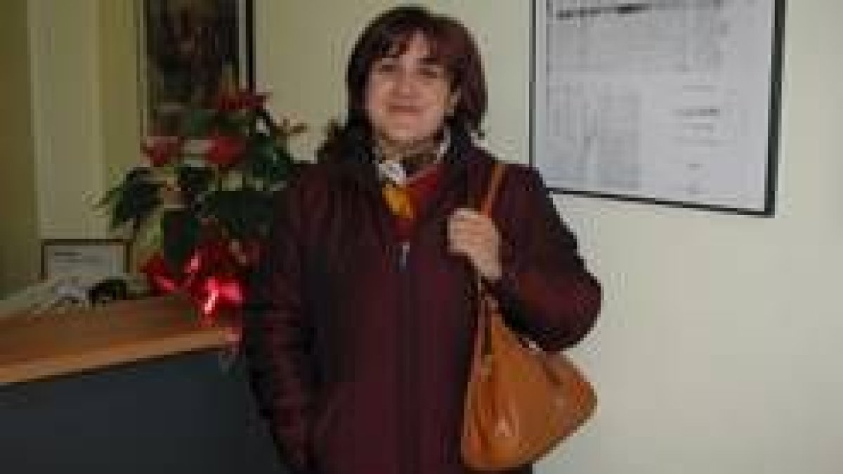 Rosario de la Fuente posa para la entrevista en la delegación de Diario de León en Astorga