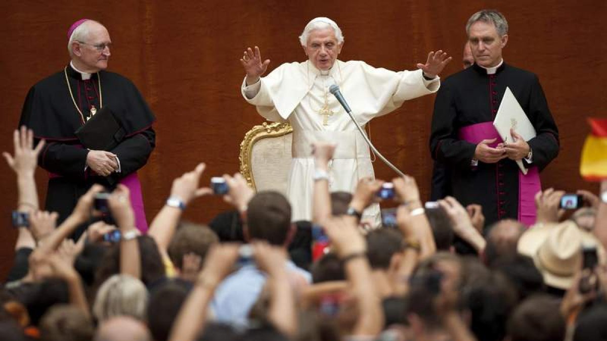 El Papa, durante la audiencia celebrada en la residencia pontificia de Castel Gandolfo.