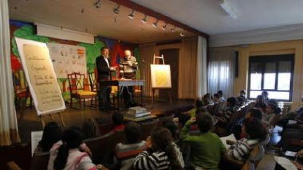 El alcalde, en un momento del acto en el Ponce de León.