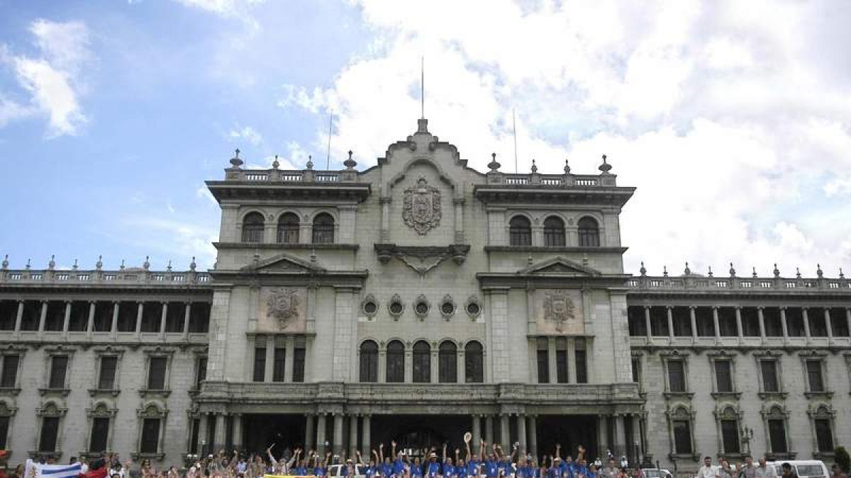 Cientos de jóvenes participantes en la edición del 2006 de la Ruta Quetzal, que en aquella ocasión tuvo lugar en Guatemala.