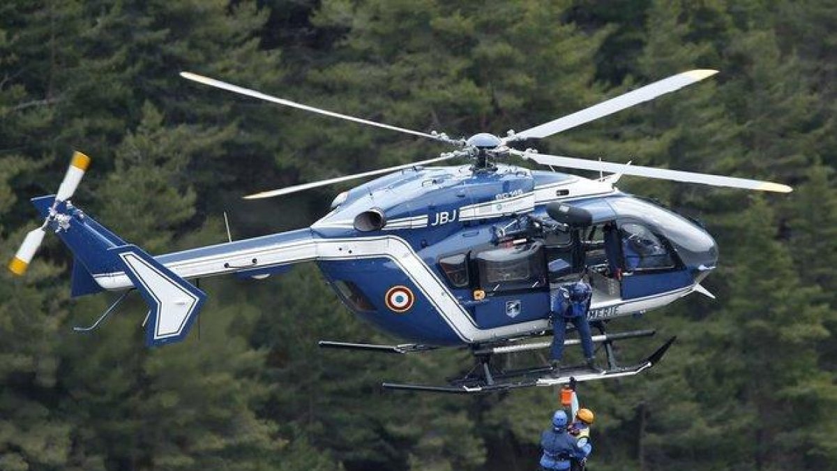 Un helicoptero de los servicios de rescate.