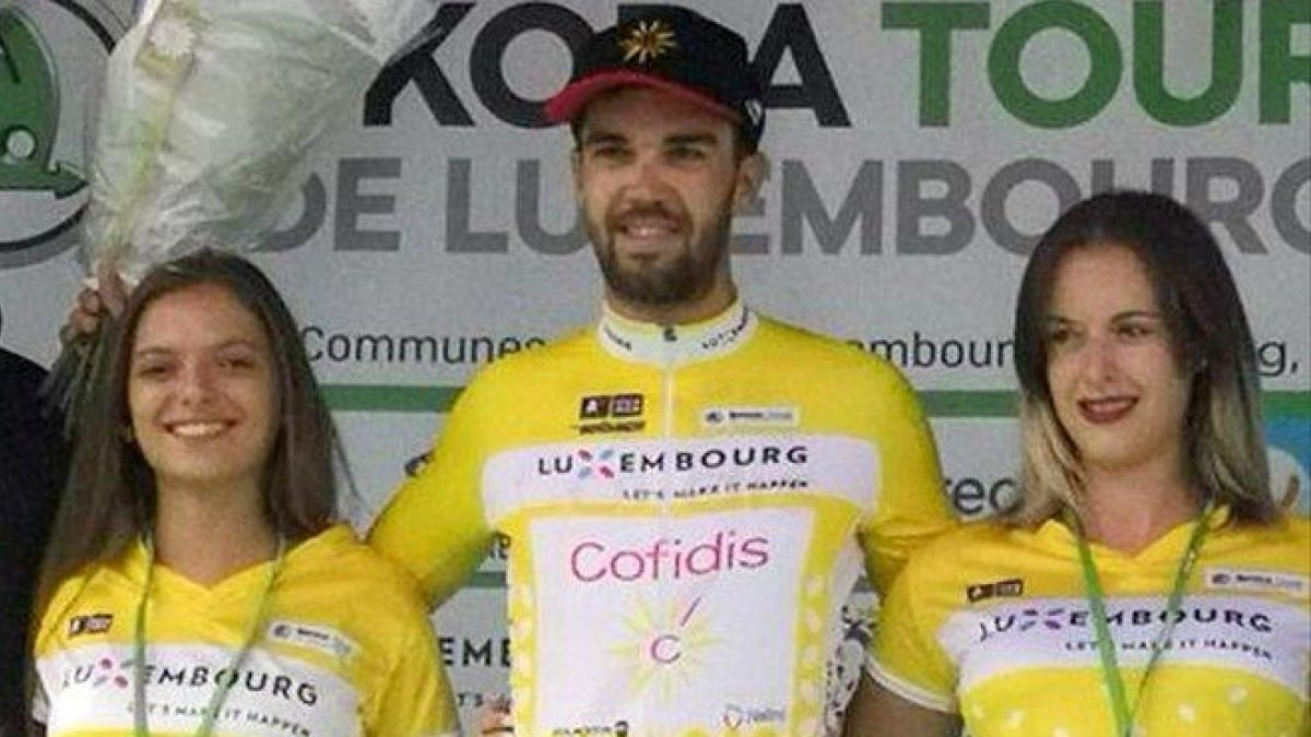 Jesús Herrada, en el podio del Tour de Luxemburgo.
