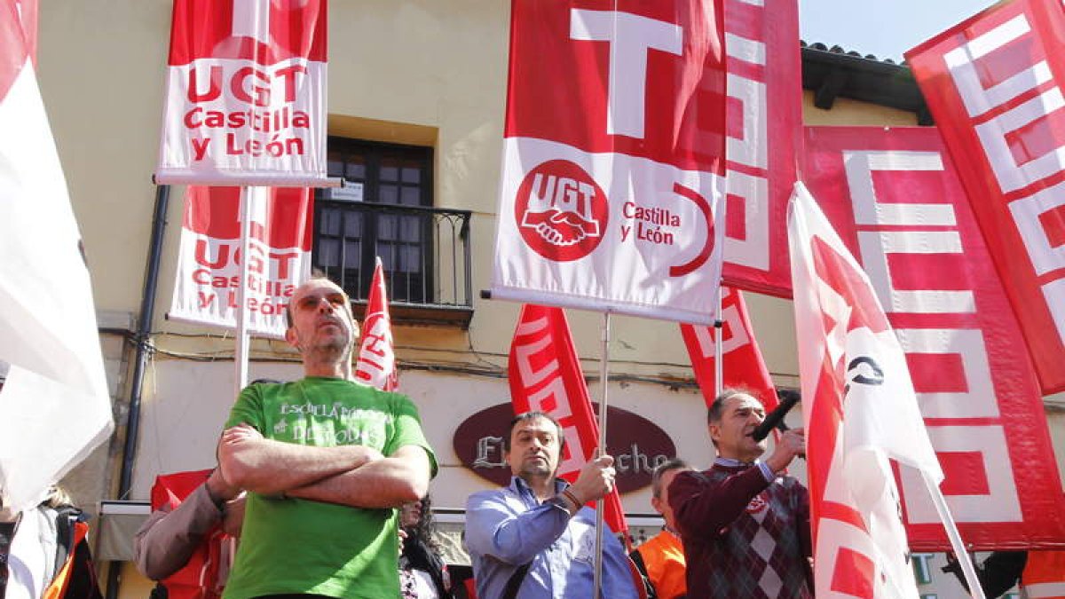 Los líderes sindicales, en el uso de la palabra.