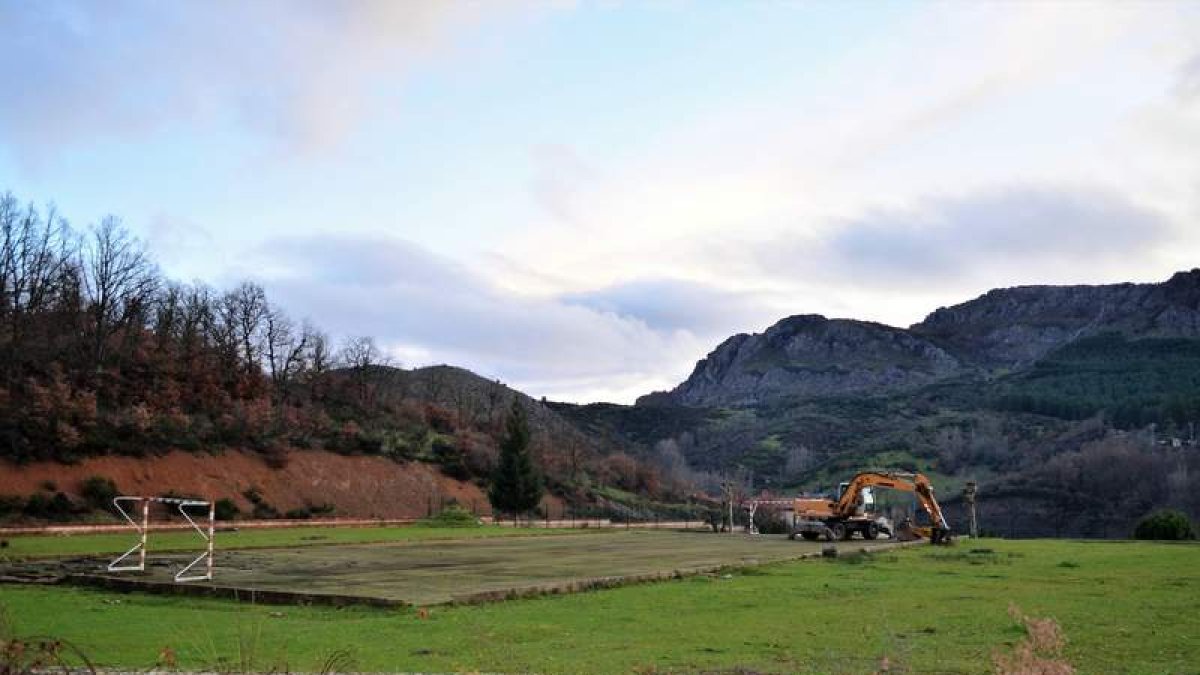 Privilegiado espacio donde se construirá la nueva zona de autocaravanas de Sabero. CASTRO