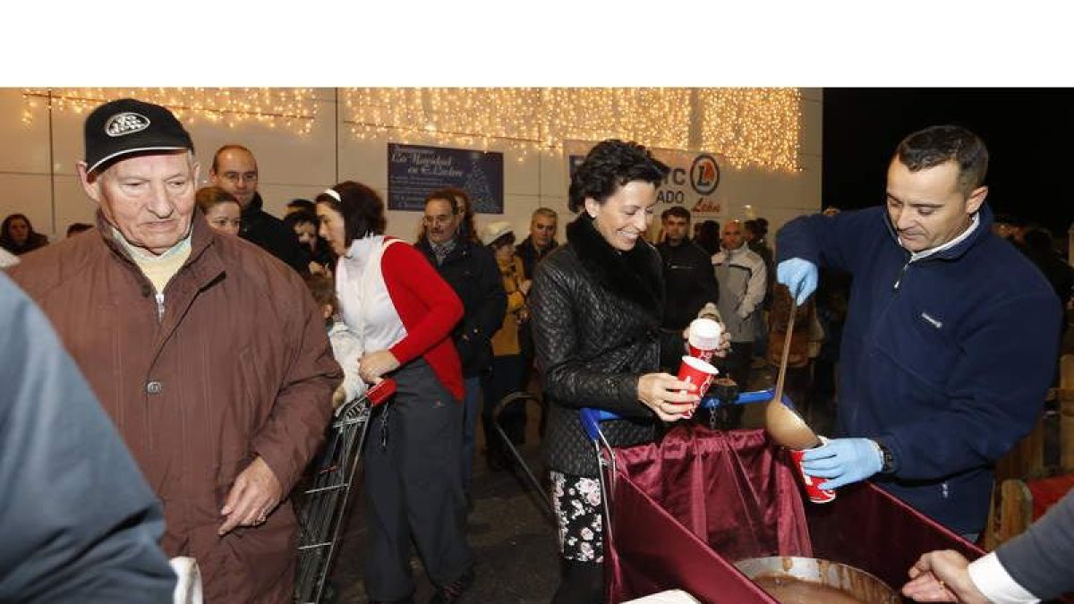 Los clientes pudieron disfrutar de chocolate caliente.