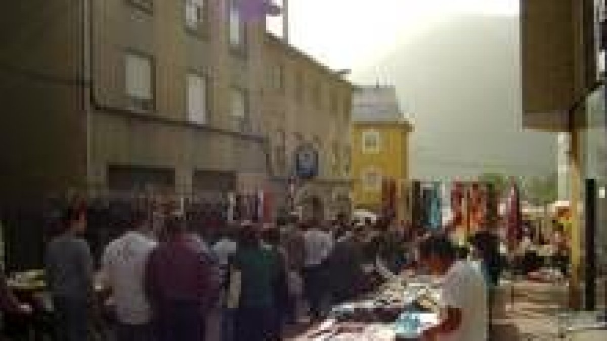 Lo que sí han proliferado son los puestos, hasta 500 se instalaron ayer