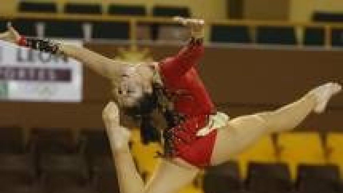 Carolina Rodríguez dio todo un recital de buena gimnasia en el Provincial