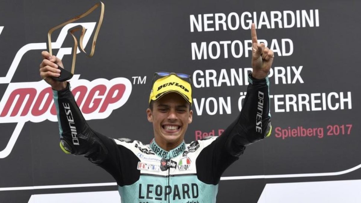 Joan Mir (Honda) celebra hoy, en Austria, su séptima victoria de este año en Moto3.