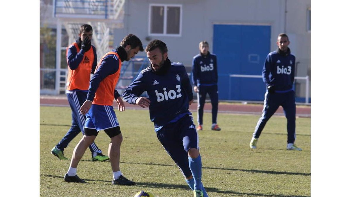 La plantilla de la Deportiva Ponferradina tendrá nuevas caras a lo largo de esta semana.
