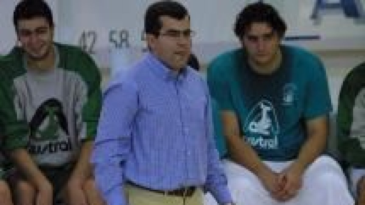 Luis Daniel Enríquez será el encargado de entrenar al primer equipo del Ciudad de Ponferrada