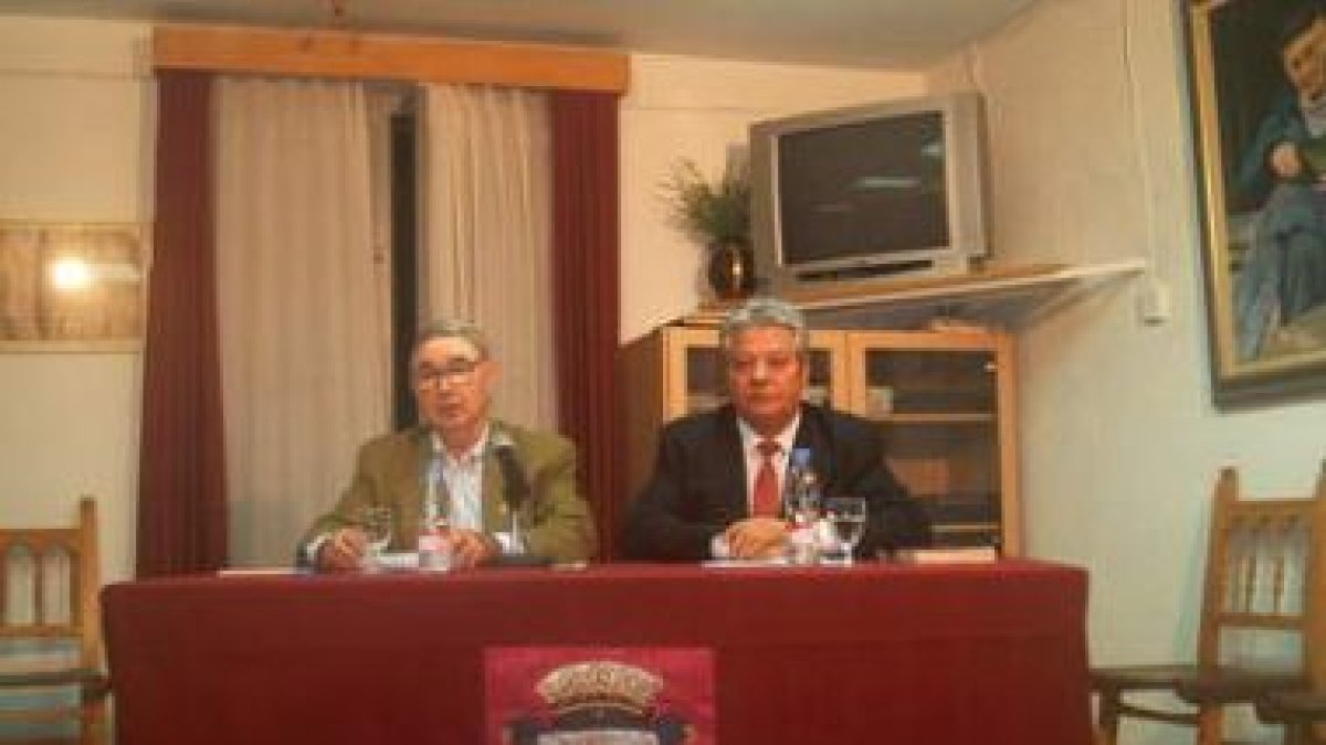 El escritor Joaquín Cuevas fue el encargado de la ponencia sobre Alfonso VI