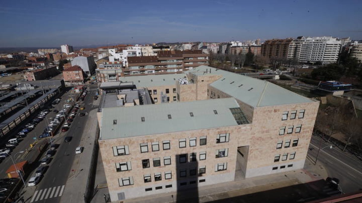 Edificio de los Juzgados de león. RAMIRO
