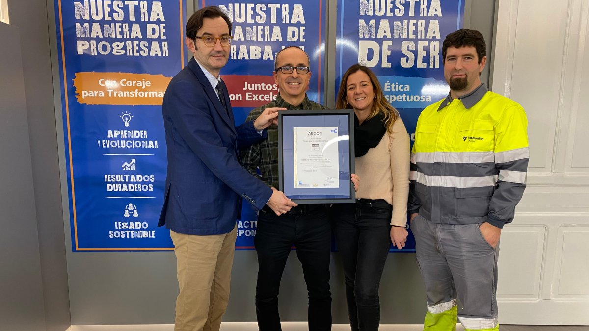 José E. Rodríguez Coello, Jaime Santoalla, Ana González de Aledo y Alberto Campo. DL