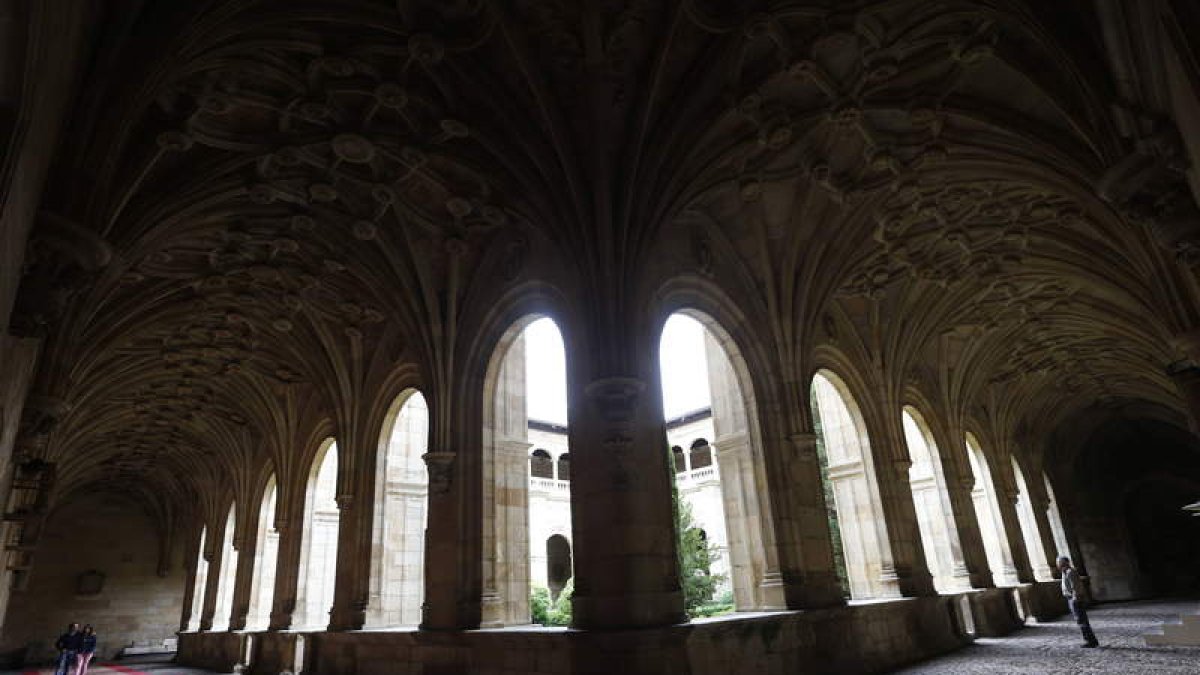 Imagen del claustro renacentista de San Marcos, uno de los exponentes más bellos del estilo en España. JESÚS F. SALVADORES