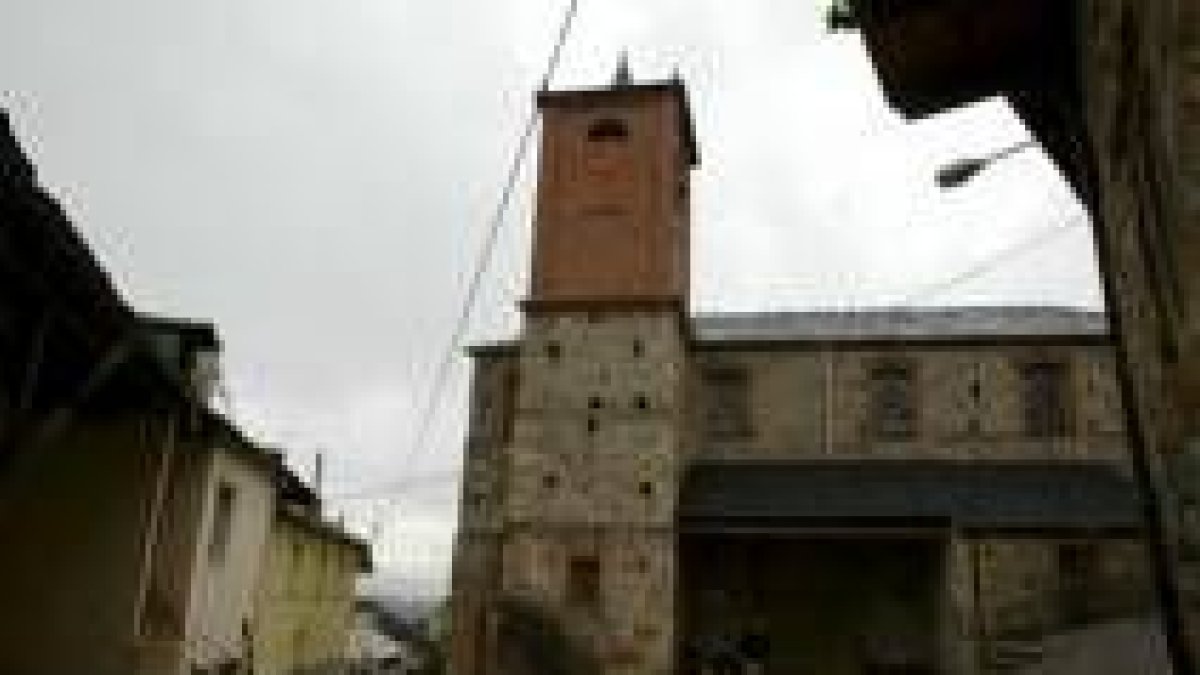 Los vecinos de tres pedanías del municipio llevan desde junio abasteciéndose con camiones cisterna