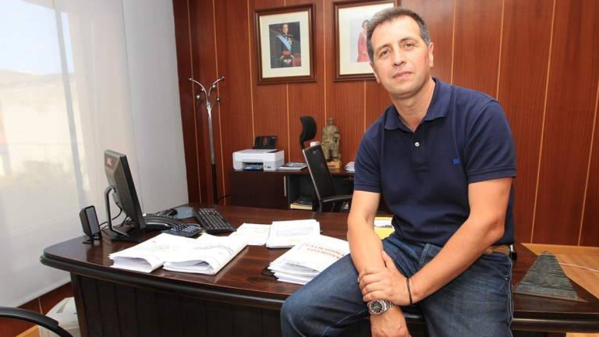 José Ramón Cerezales, en el despacho de la alcaldía.