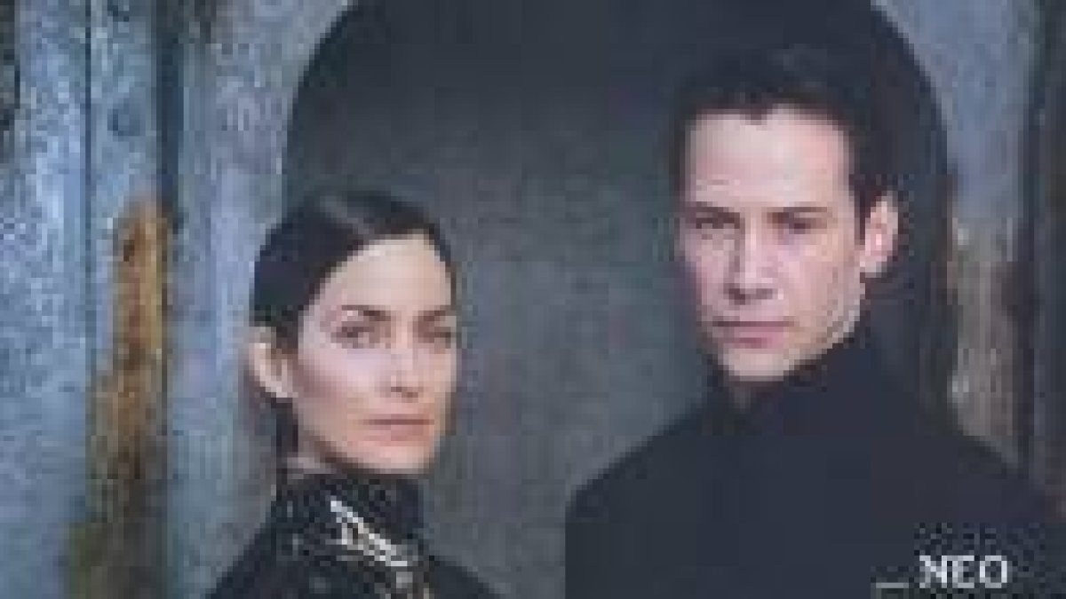 Carrie Anne-Moss y Keanu Reeves, los protagonistas de «Matrix Revolutions»