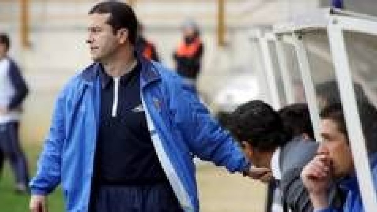 El once de Alvarez Tomé será, salvo cambios, el que goleó al Amurrio