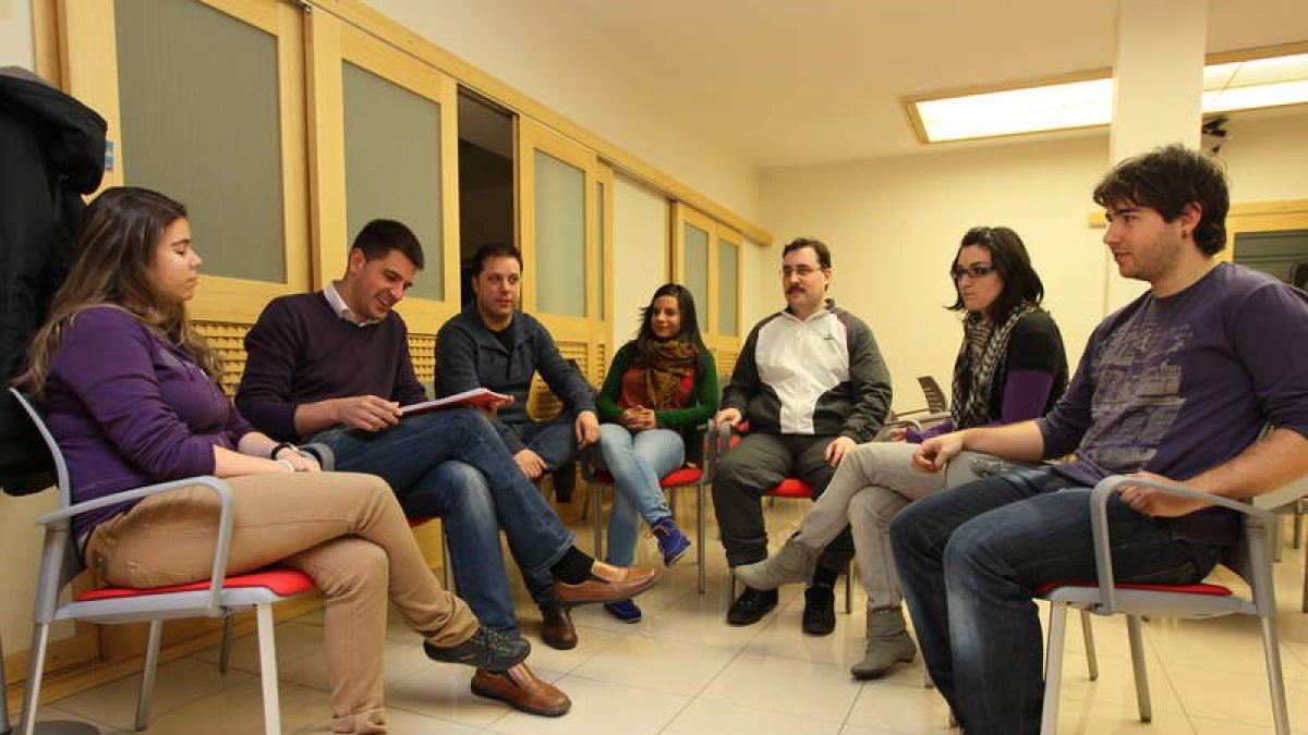 Reunión de Juventudes Socialistas, ayer, en la sede.