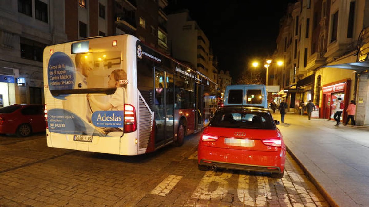 Imagen de Ordoño II antes de la peatonalización. MARCIANO