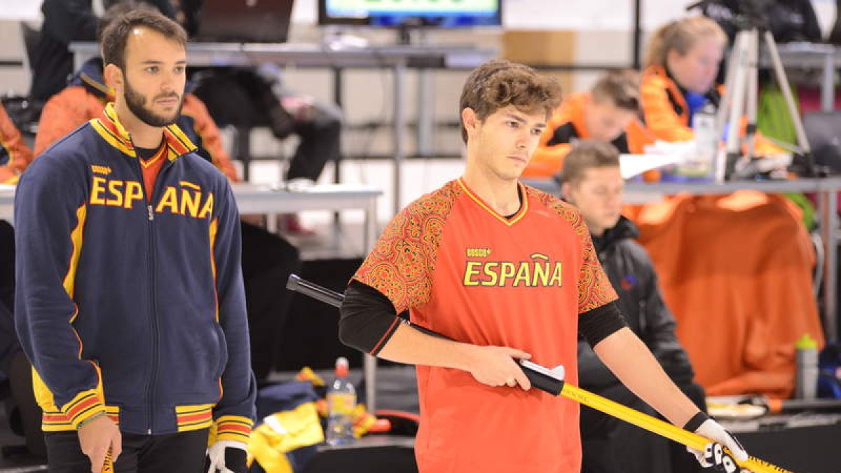 Eduardo de Paz (d) liderará a la selección española júnior en el Campeonato de Europa de Praga.