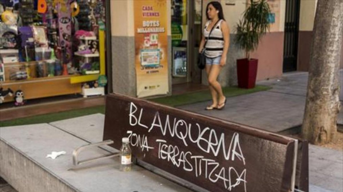 PALMA Pintada contra la masificación en la capital balear.