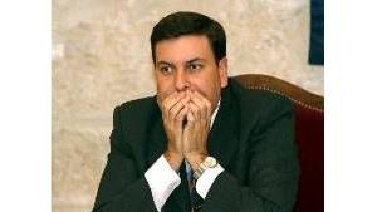 El consejero intervino ante la Comisión de Medio Ambiente de las Cortes