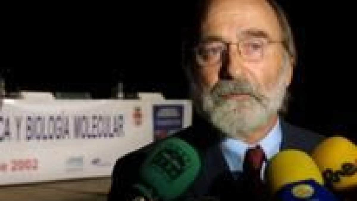 Vicente Conejero fue el encargado de moderar la mesa redonda sobre alimentos transgénicos