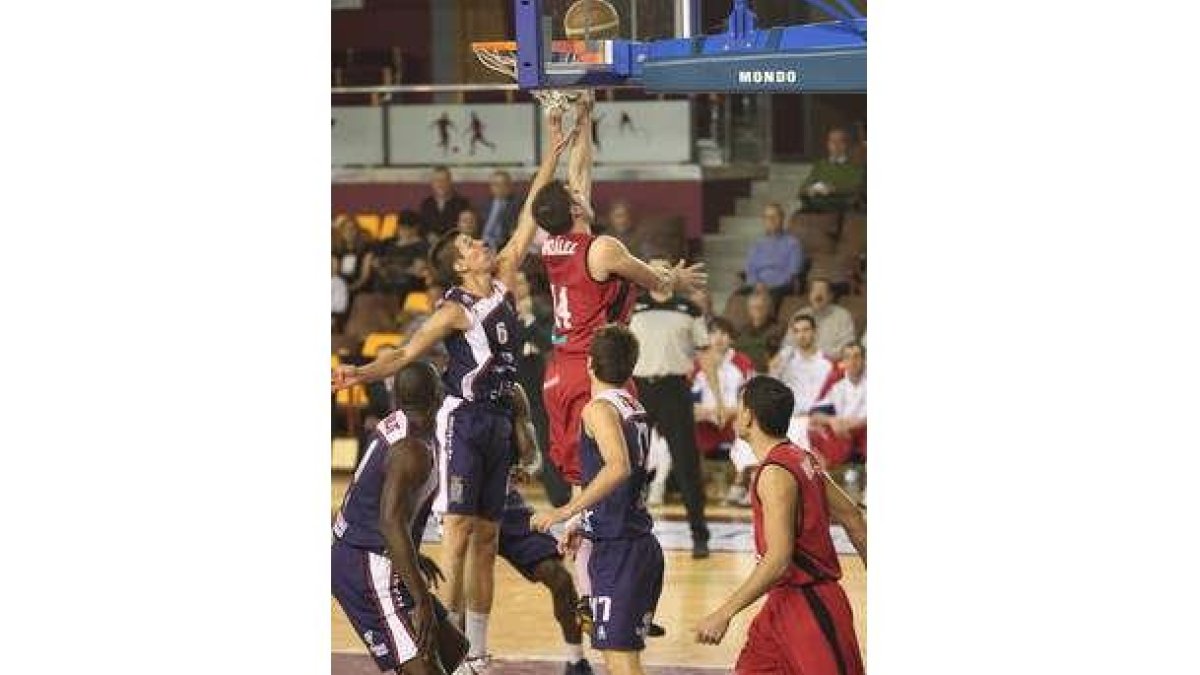 Julio González fue el mejor del equipo leonés ante La Palma.