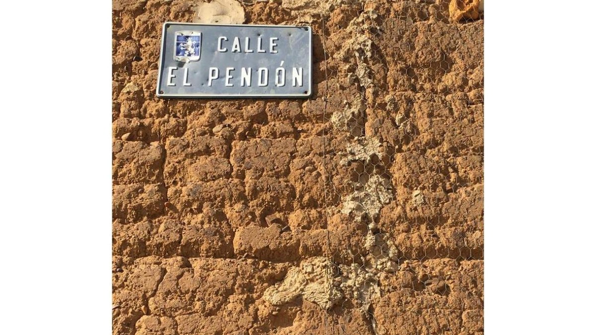 El cartel de la calle El Pendón de Villarrín.