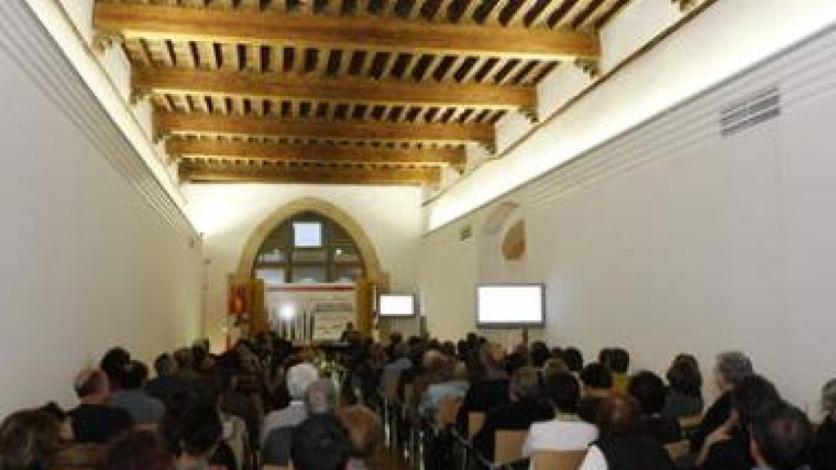 El lleno total del Palacio del Conde Luna fue patente en la primera jornada