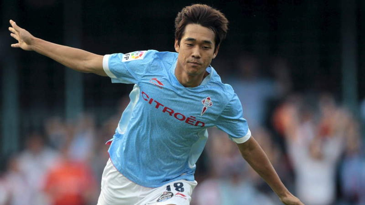 El surcoreano Park Chu Young celebra su primer gol con el Celta.