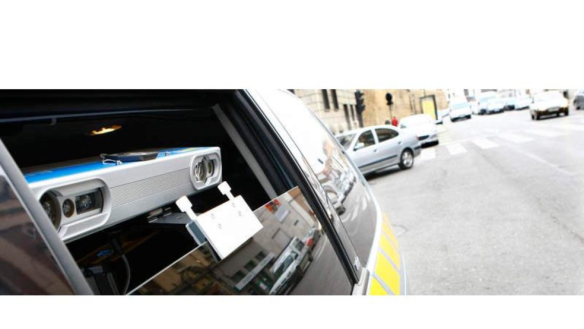 Desde mediados de octubre ha vuelto a funcionar el radar del monovolumen plateado que cedió la DGT.