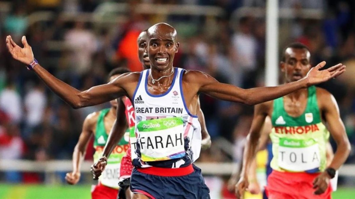 Mo Farah entra vencedor en el 10.000.