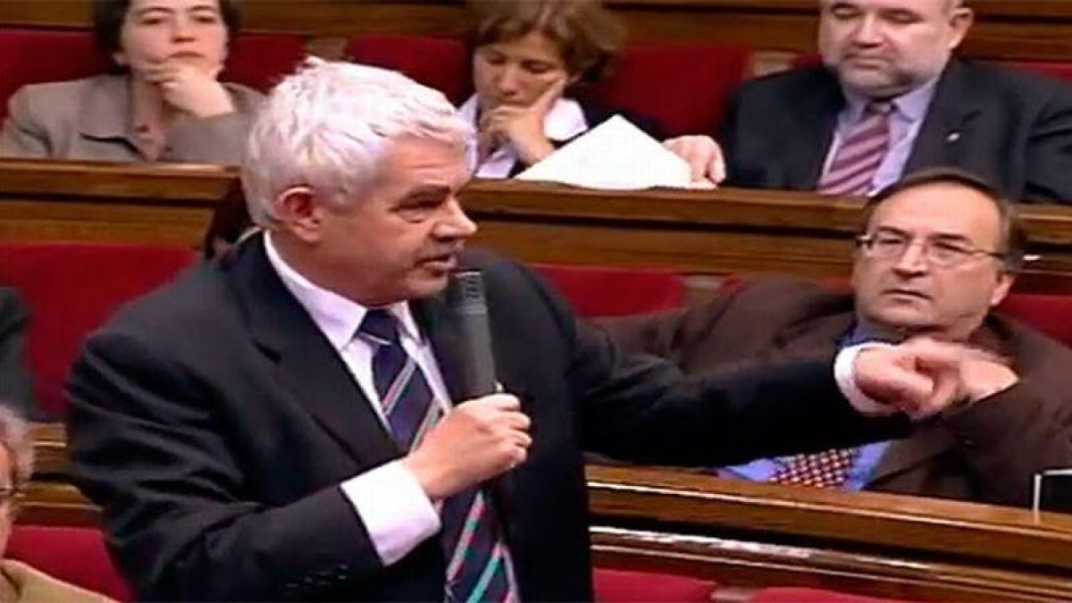 Pasqual Maragall y Artur Mas, protagonizaron el 24 de febrero de 2005 uno de los duelos dialécticos más crispados que los parlamentarios recuerdan.