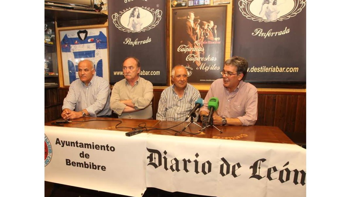 Serafín, Otero, Macías y Manuel Félix, en la presentación.