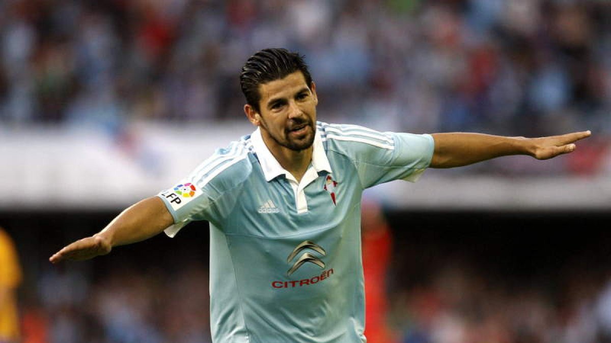 El centrocampista del Celta Nolito celebra el primer gol de ayer ante el Barcelona.