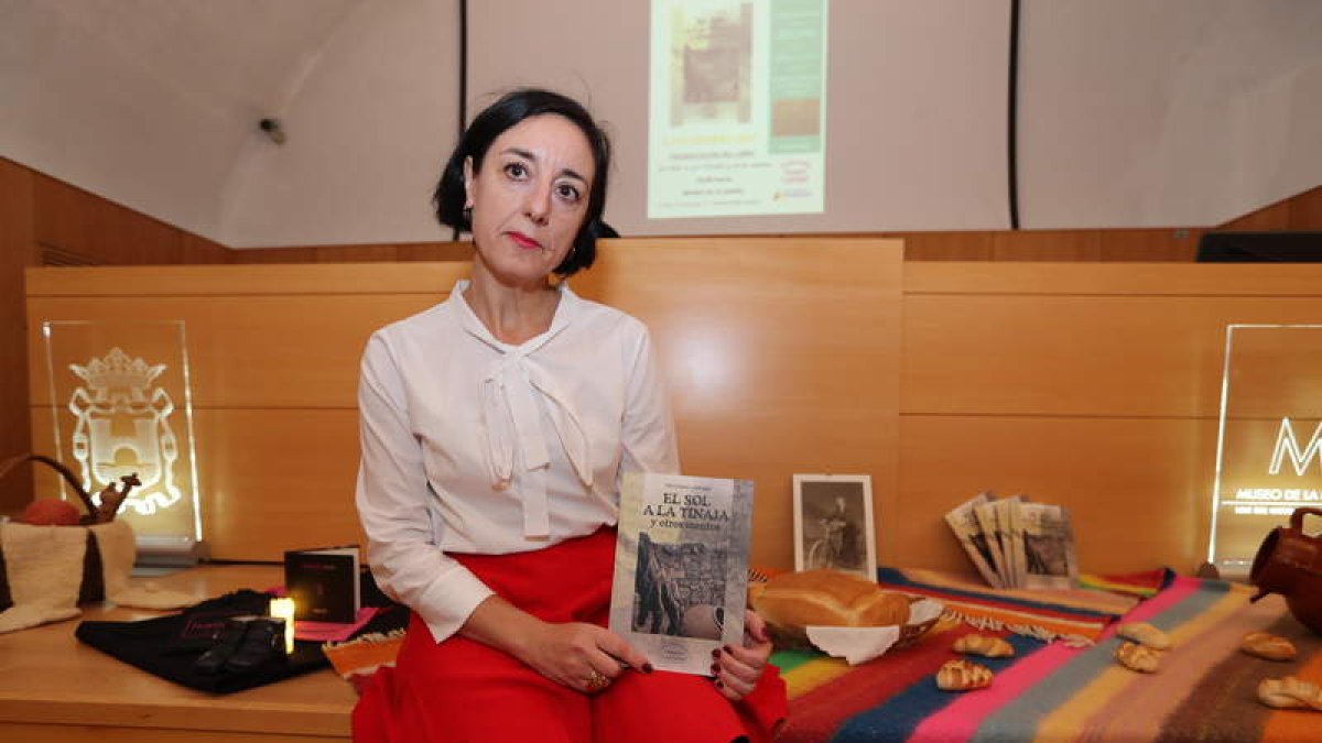 Sol Gómez Arteaga presenta libro en Astorga y Valderas, lugar de origen. LUIS DE LA MATA