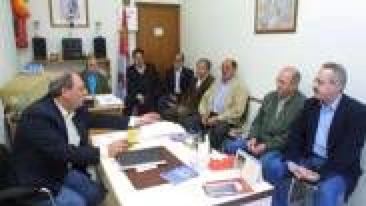 Miembros de la asociación de vecinos del barrio de San Antonio